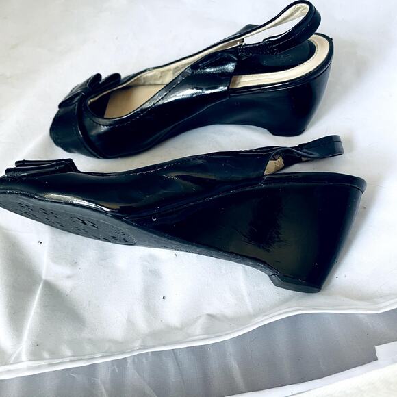 Naturalizer 7M  wedge 2.5" black back strap - Picture 8 of 10